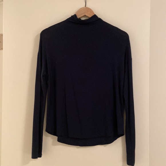 Turtle Neck Lot - Picture 3 of 3